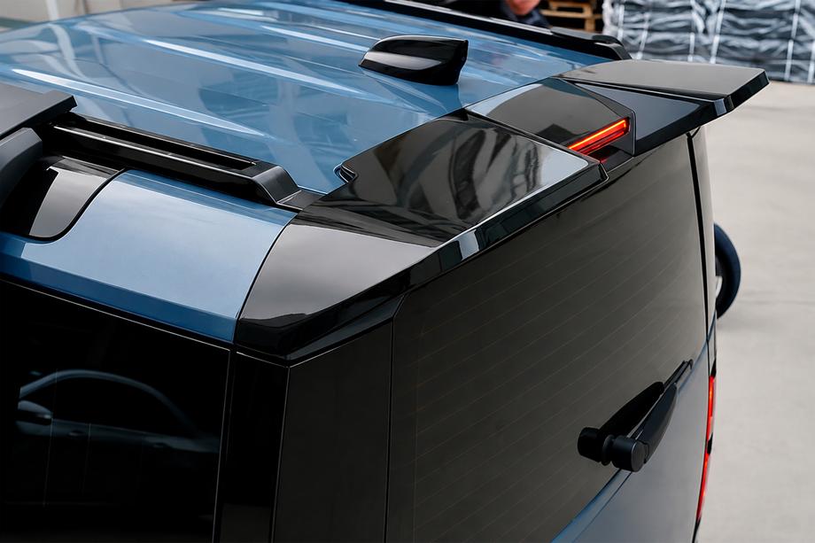 Land Rover Defender 2019- Alerón trasero V2 (Negro) Image