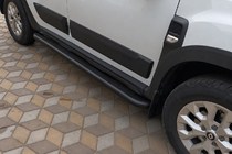 Dacia Duster 2018-2024 Estribos laterales Premium (2 uds., acero inoxidable) Black Ø60 foto 2