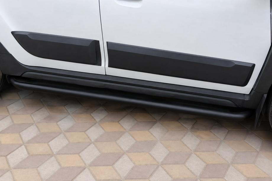 Dacia Duster 2018-2024 Estribos laterales Premium (2 uds., acero inoxidable) Black Ø60 Image