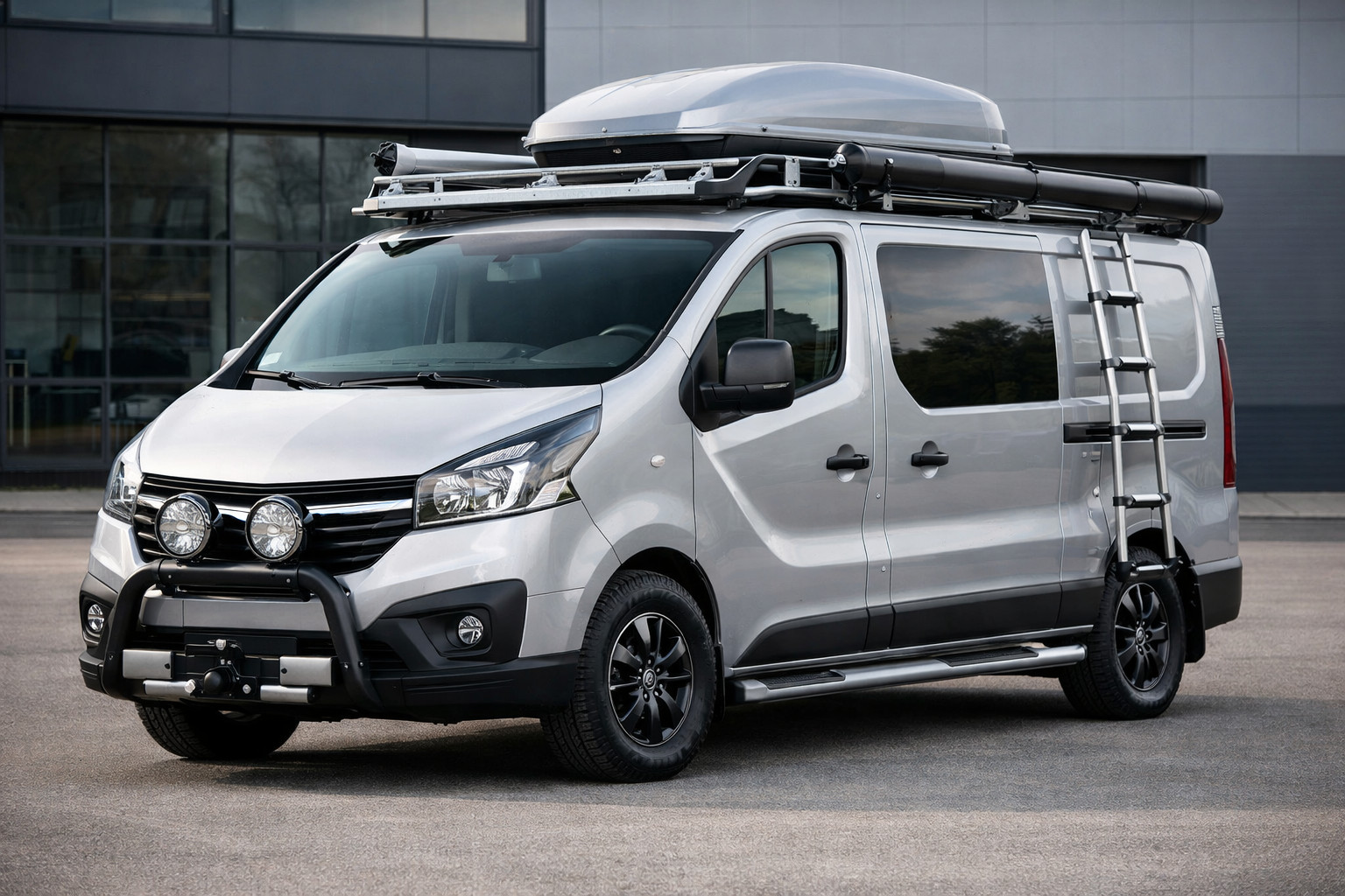 Paquete de mejoras para Opel Vivaro para viajes y reparto