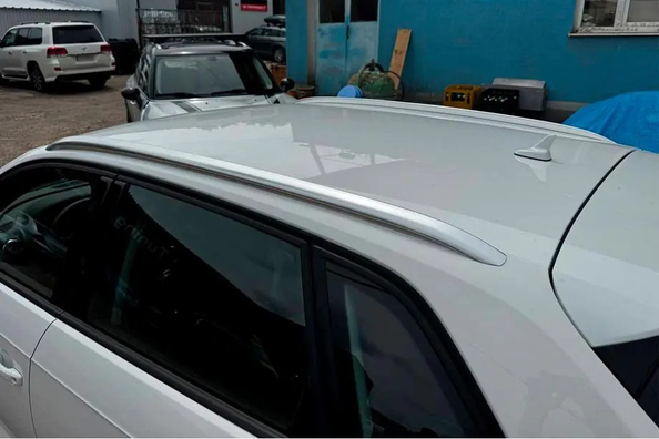 Audi A3 2012–2020: instalación de barras de techo – nuestros trabajos Foto 4