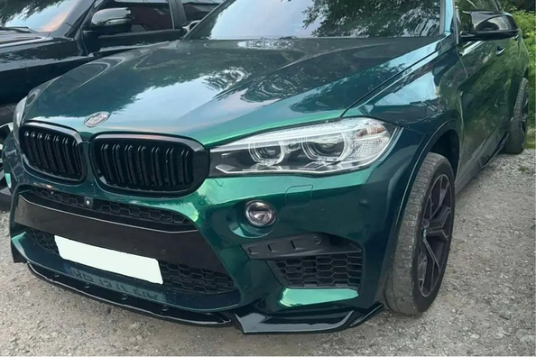 Tuning del BMW X5 F15: carcasas de espejo, spoiler y lip delantero Foto 3