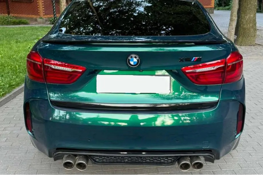 Tuning del BMW X5 F15: carcasas de espejo, spoiler y lip delantero