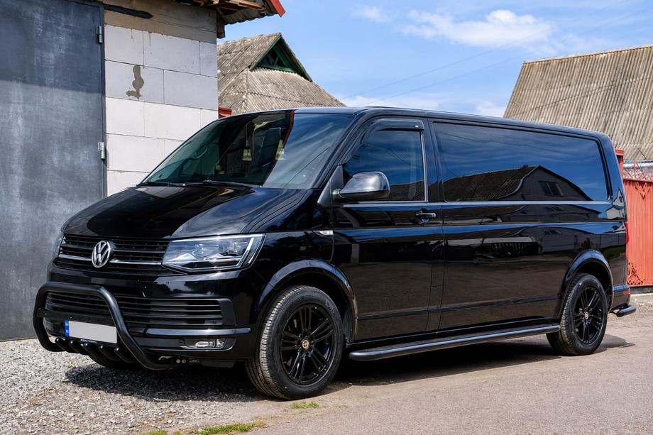 Volkswagen T5 2010-2015 Estribos laterales Premium Black (2 uds., acero inoxidable) 60 mm, batalla larga Foto 1