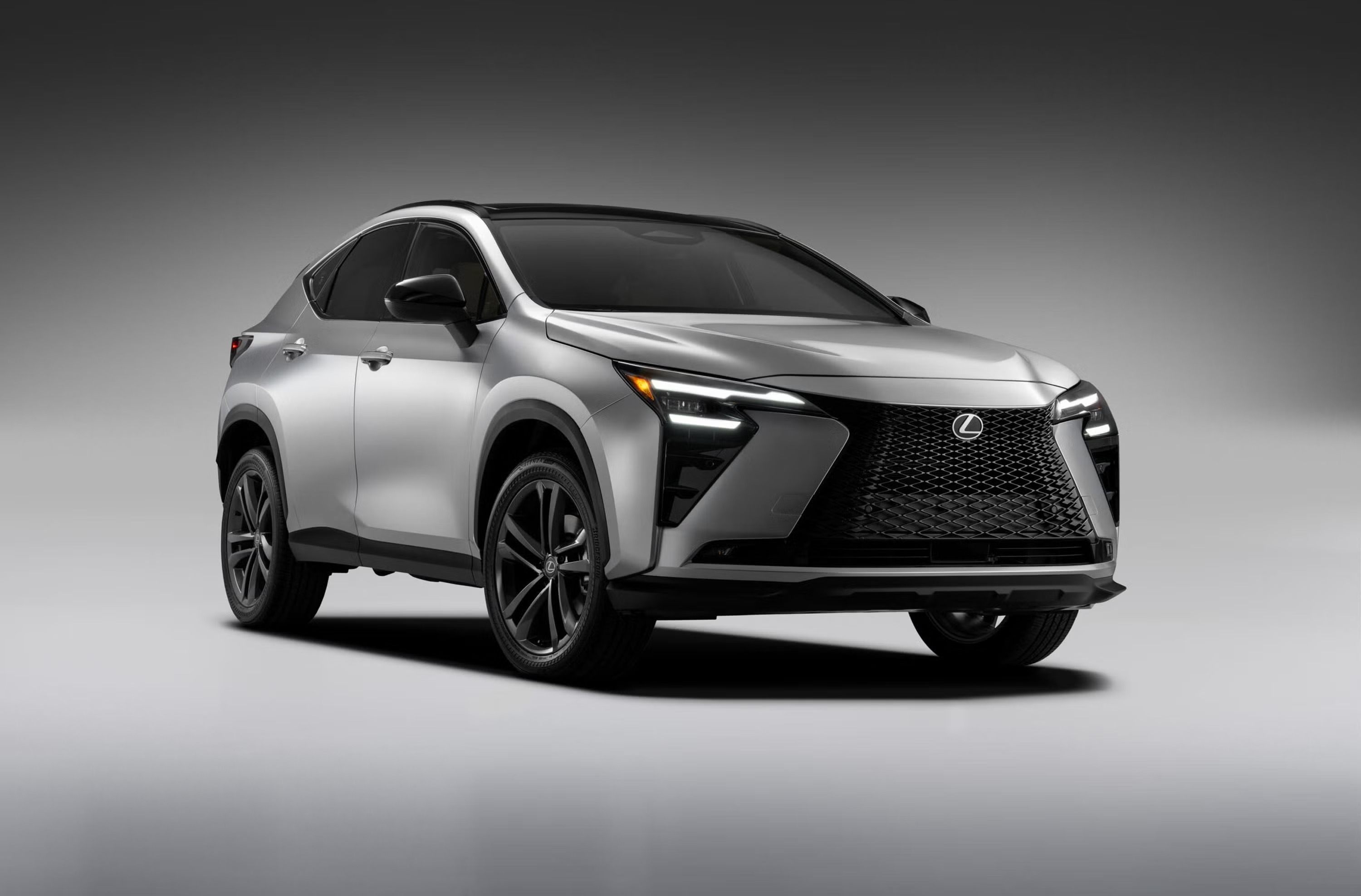Lexus NX 2027 Facelift: nuevo diseño, interior y casi 100 km en modo eléctrico