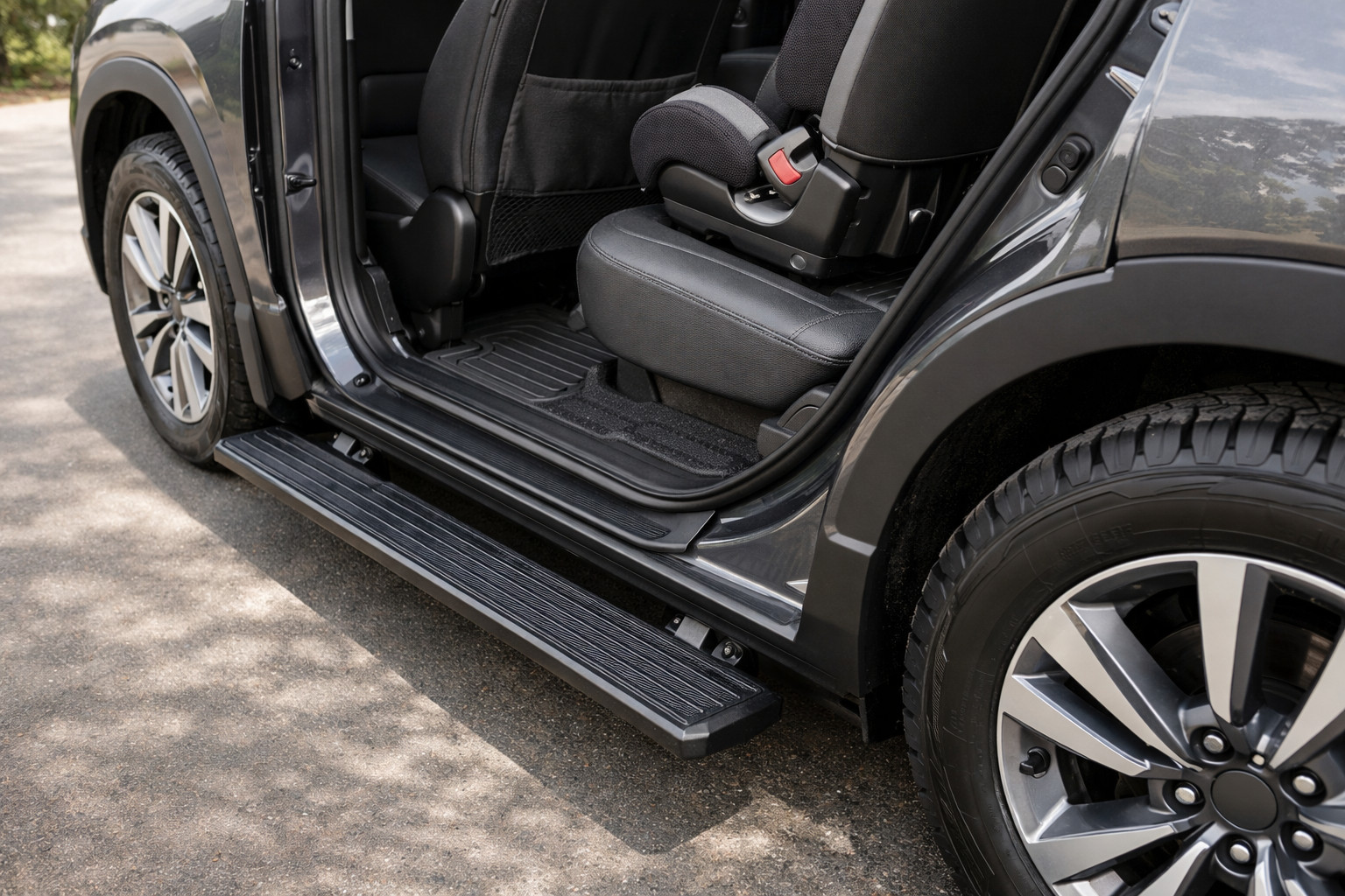 Paquete de mejoras para un SUV familiar: acceso más fácil, estribos más limpios