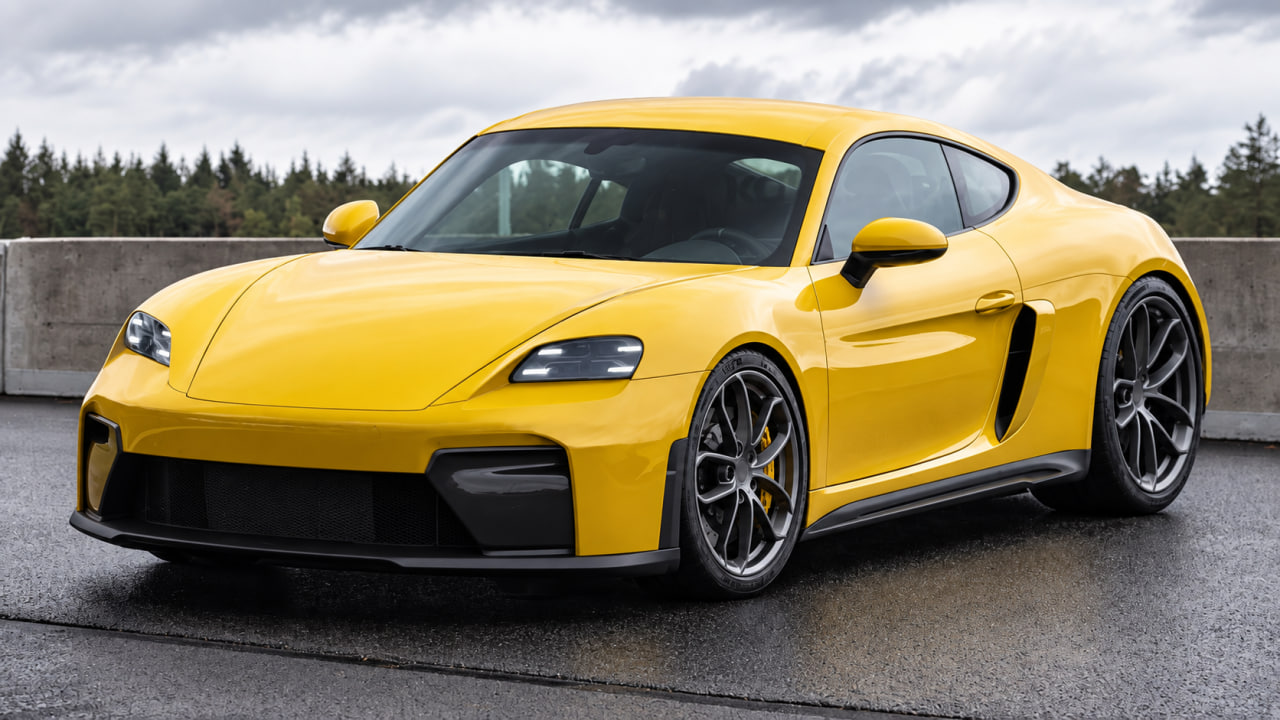 Porsche 718 EV 2027: prototipo casi sin camuflaje visto en Nürburgring