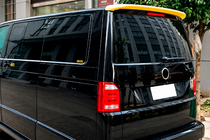 Volkswagen T5 Caravelle 2004-2010 Spoiler DPT (portón trasero, negro brillo) foto 1