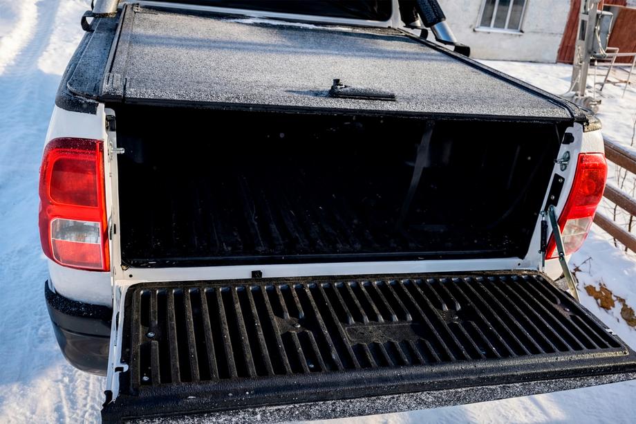 Toyota Hilux 2015- Persiana enrollable OEM para caja (2015-2020, manual con maneta y cerradura) Foto 4