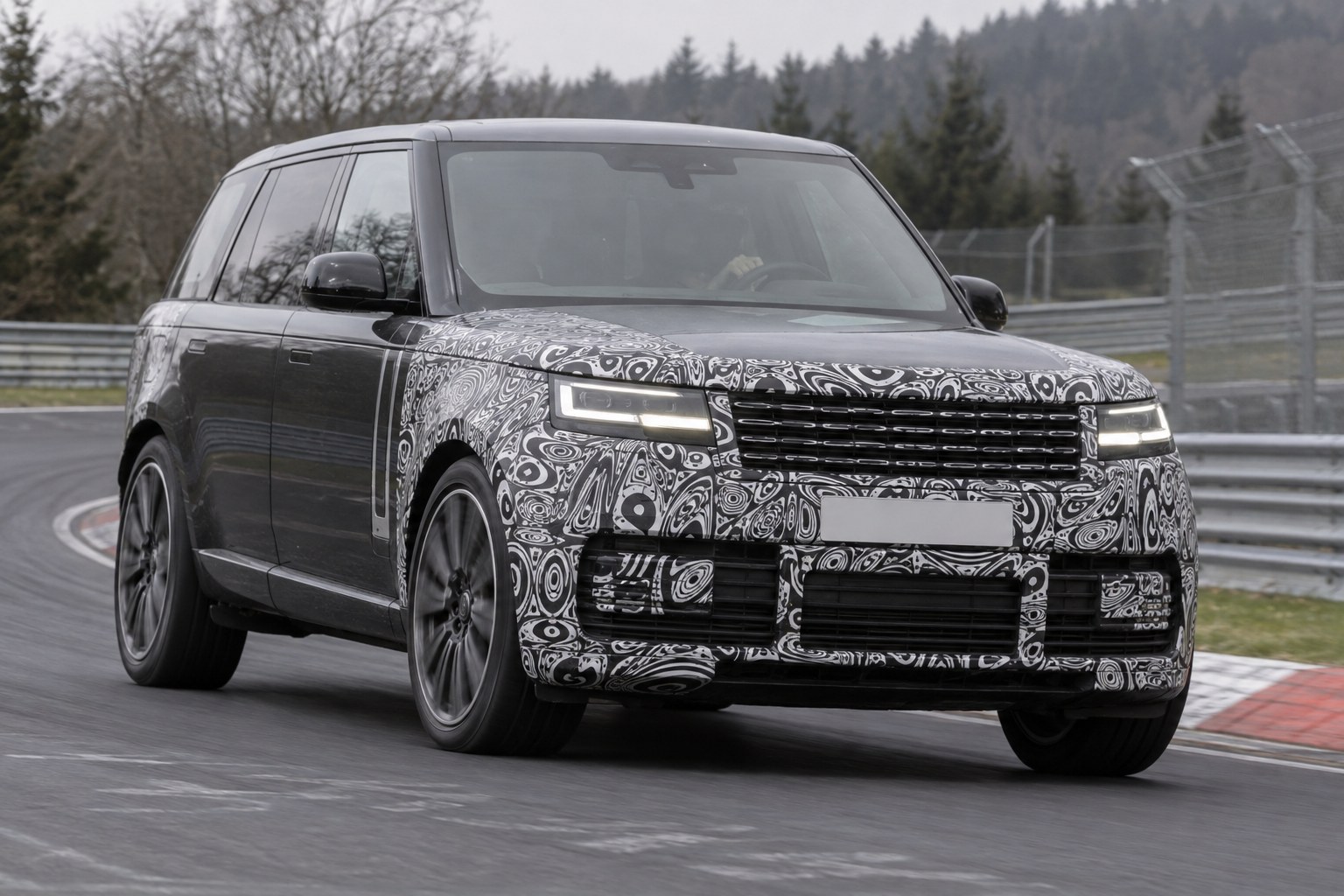 Range Rover restyling 2027: Qué cambia en el L460 siguiendo al Range Rover eléctrico