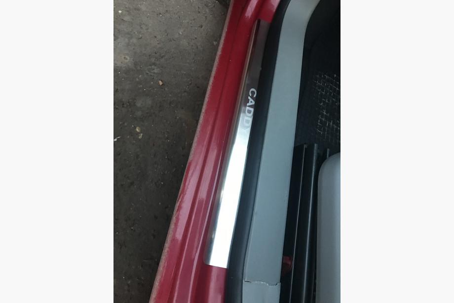 Volkswagen Caddy 2010-2015 Cubiertas de Umbral de Puerta Natanika Standard (4 uds, Acero Inoxidable) Foto 4