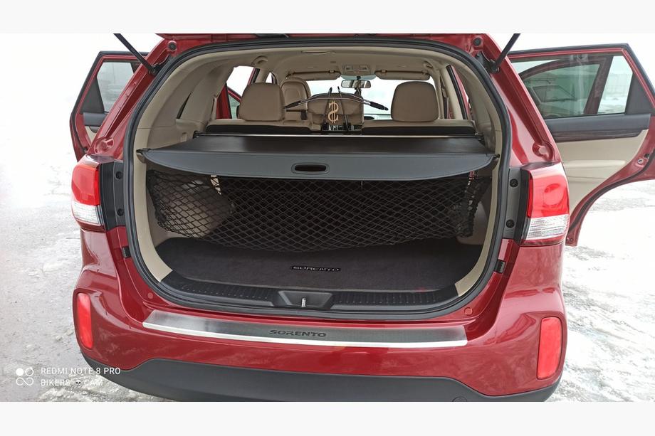 Kia Sorento II XM 2009-2014 Protector de parachoques trasero con borde Nataniko (acero inoxidable) Foto 2