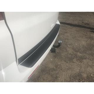 Protector de parachoques trasero con borde (plástico ABS) Volkswagen T5 Multivan 2003–2010 foto 3