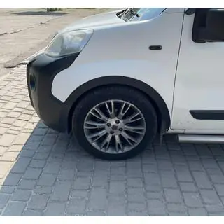 Aletines de aleta (4 uds, negros) Citroen Nemo 2007-2017 foto 1