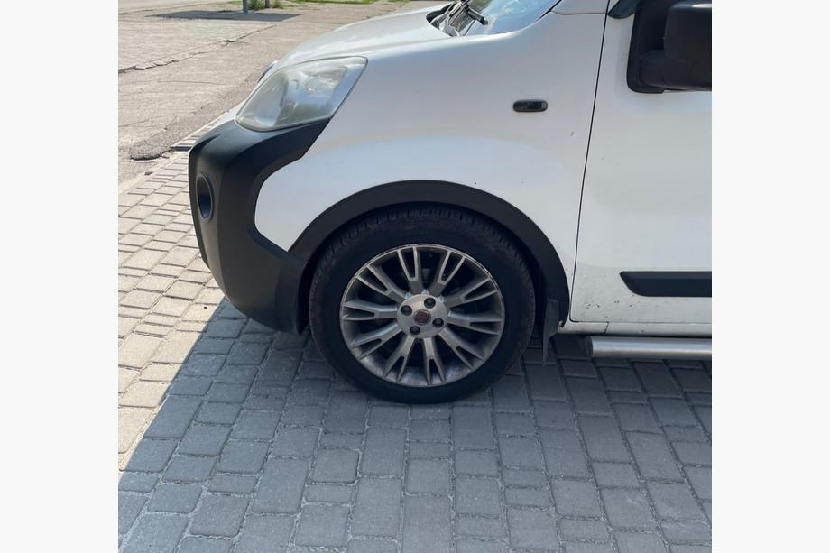 Citroen Nemo 2007-2017 Aletines de aleta (4 uds, negros) Image