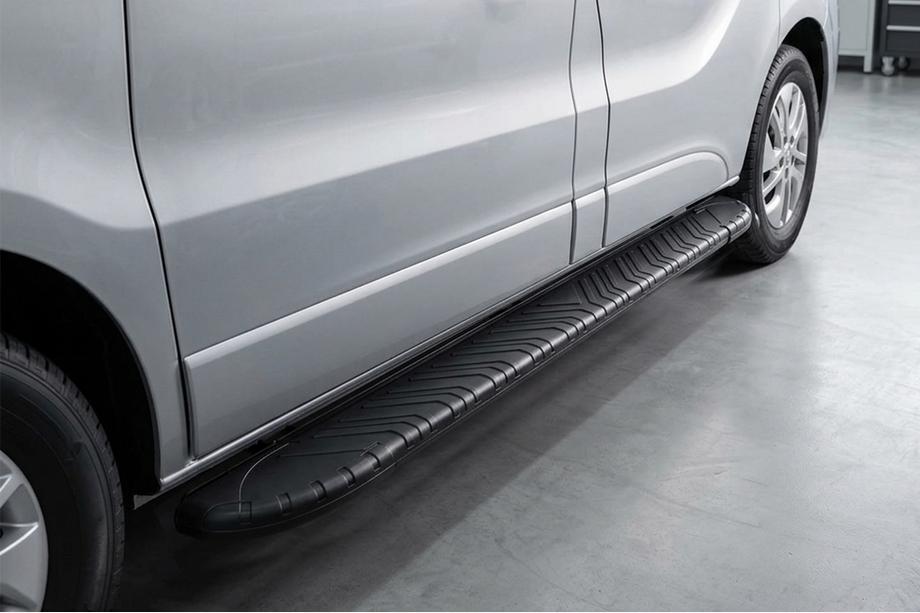 Renault Trafic 2001–2015 Estribos Laterales Bosphorus Black (2 uds., Aluminio) Image