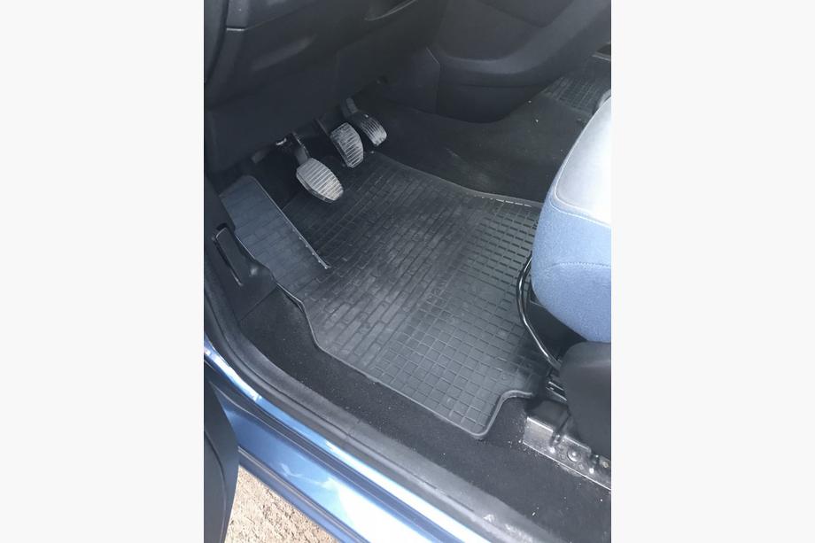 Peugeot Partner Tepee 2008-2018 Alfombrillas de Goma Stingray Foto 3