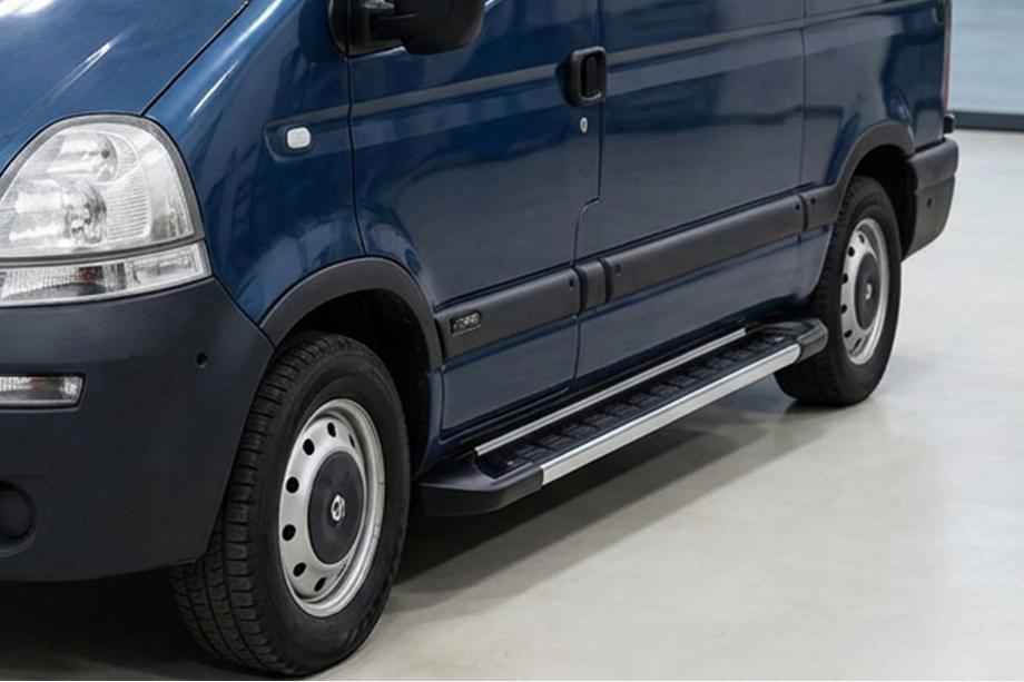Nissan Interstar 2002-2010 Estribos Laterales RedLine V1 (2 uds., Aluminio) Image