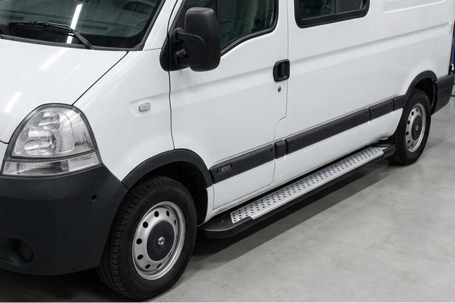 Nissan Interstar 2002-2010 Estribos laterales Allmond (2 uds., aluminio) Image
