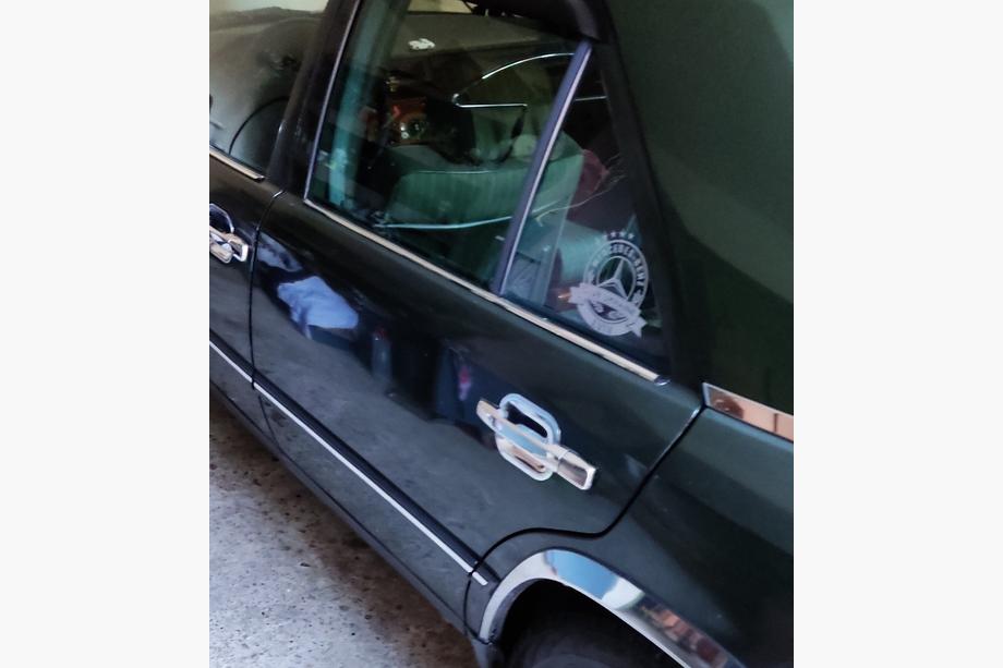 Mercedes E-class W124 1984–1997 Molduras de ventanas acero inoxidable (4 uds) Foto 3