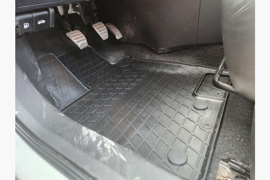Nissan Qashqai 2007-2010 Alfombrillas de goma (4 uds, Stingray Premium) Image