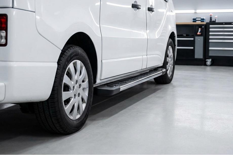 Opel Vivaro 2015-2019 Estribos Laterales RedLine V1 (2 uds., Aluminio) Image
