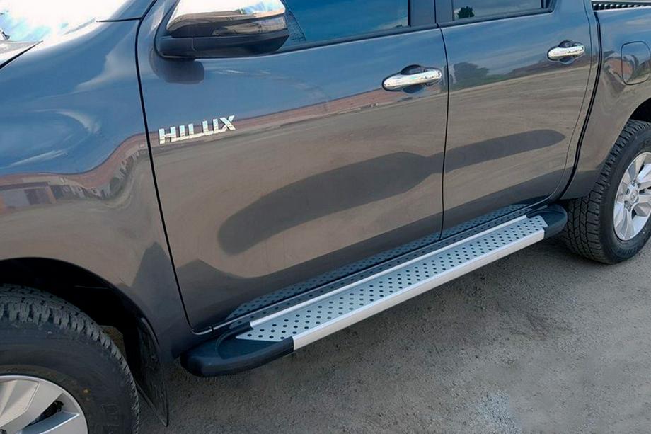 Toyota Hilux 2015- Estribos laterales Allmond Grey (2 uds., aluminio) Image