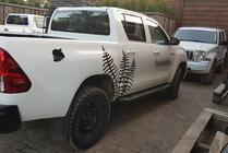 Toyota Hilux 2015- Estribos Laterales Allmond Black (2 uds., Aluminio) foto 5