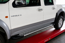 GreatWall Wingle 5 2006- Estribos laterales Allmond Grey (2 uds., aluminio) foto 1