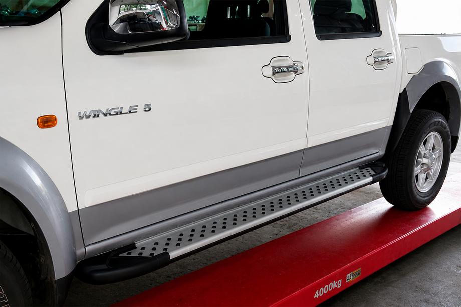 GreatWall Wingle 5 2006- Estribos laterales Allmond Grey (2 uds., aluminio) Image