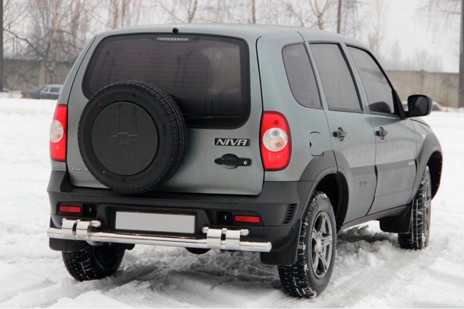 Chevrolet Niva 1998-2020 Barra Trasera AK015 (Acero Inoxidable) Image