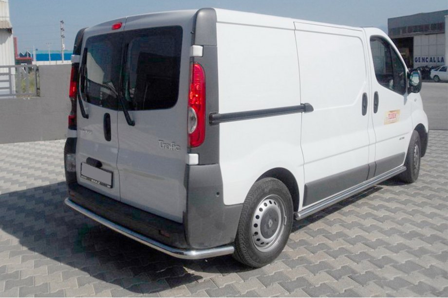 Renault Trafic 2001–2015 Protector trasero con esquinas (acero inoxidable) Foto 1