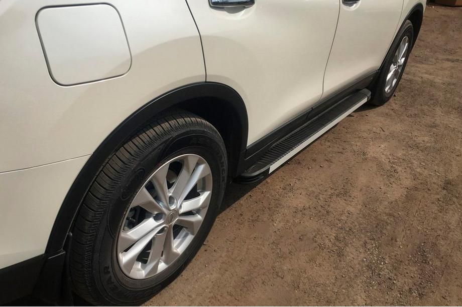 Nissan X-trail T32/Rogue 2014-2021 Estribos Laterales Maya V1 (2 uds, Aluminio) Image