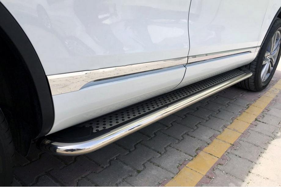Volkswagen Touareg 2002–2010 Estribos Laterales Maydos V2 (2 uds., Aluminio y Acero Inoxidable) Image