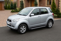 Daihatsu Terios 2006-2017 Estribos Laterales Maya V1 (2 uds., Aluminio) foto 1