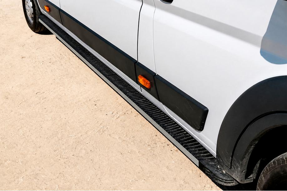 Fiat Ducato 2006-2025 Estribos Laterales Maya (2 uds., Aluminio) Image