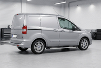 Ford Courier 2014-2023 Estribos Laterales Maya V1 (2 uds., Aluminio) foto 1