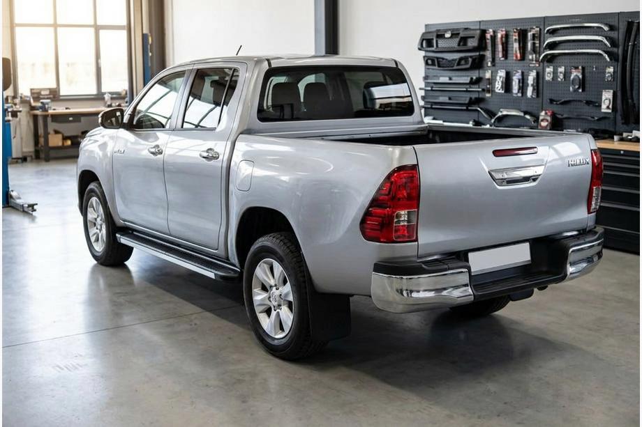 Toyota Hilux 2015- Estribos Laterales Maya V1 (2 uds., Aluminio) Image