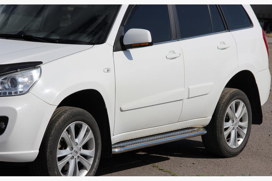 Chery Tiggo 1 2005-2016 Estribos Laterales Premium (2 uds., Acero Inoxidable) Image