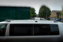 Volkswagen T6 2015-2024 Barras de techo CROWN (gris mate) foto 2
