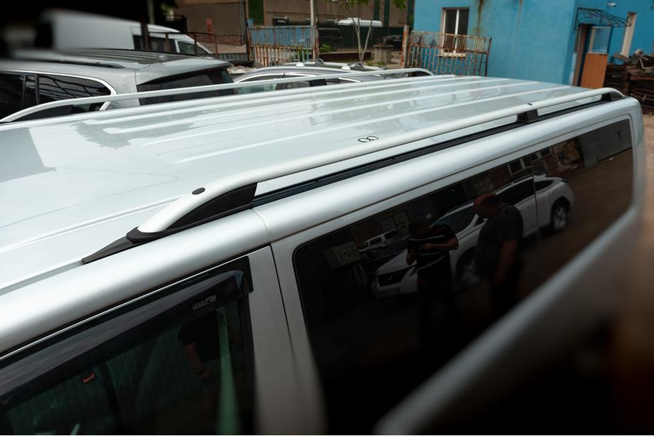 Volkswagen T6 2015-2024 Barras de techo CROWN (gris mate) Image