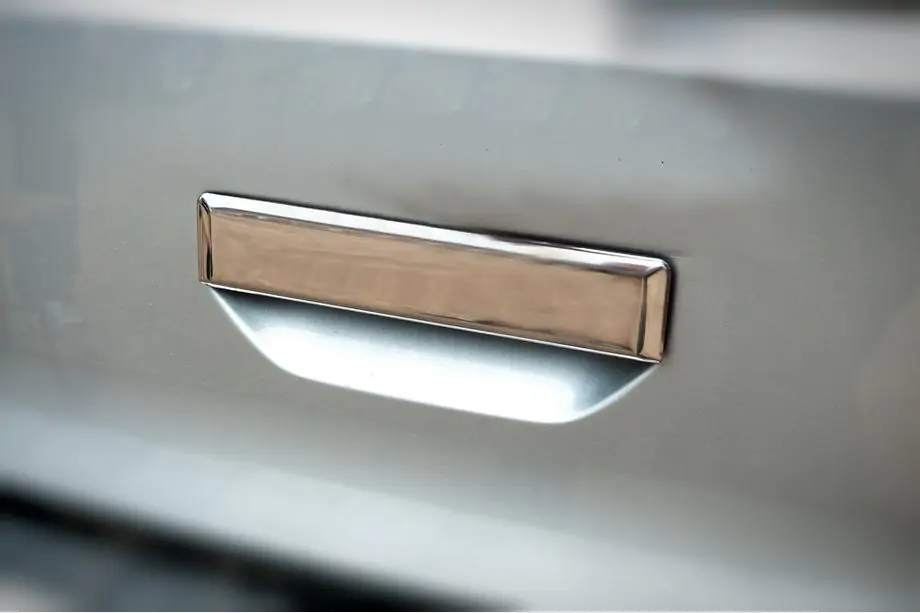 Volkswagen T6 2015-2024 Cubierta de manilla trasera (acero inoxidable) Image