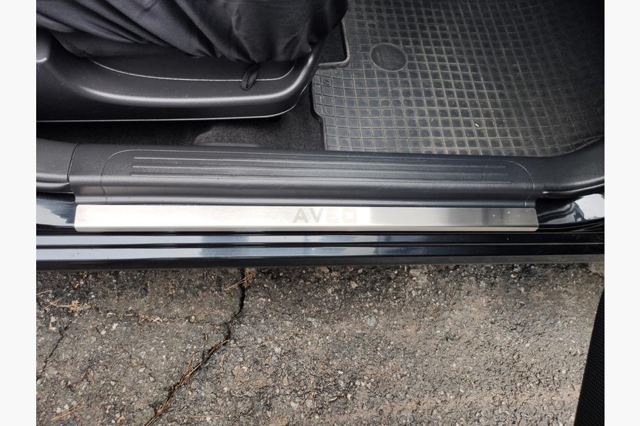 Chevrolet Aveo T250 2005-2011 Protector de umbral de puerta de acero inoxidable Carmos (4 uds) Foto 4