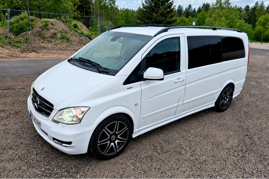 Mercedes Vito W639 2004-2014 Barras de techo negras CAN Diseno Original (Pies de metal) Foto 2