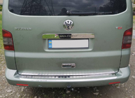 Volkswagen T5 Multivan 2003–2010 Moldura de maletero sobre la matrícula en acero inoxidable foto 5