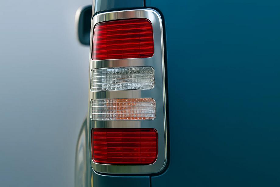 Volkswagen Caddy 2004-2010 Cubiertas de Luces Traseras V1 (2 uds, Acero Inoxidable) Image