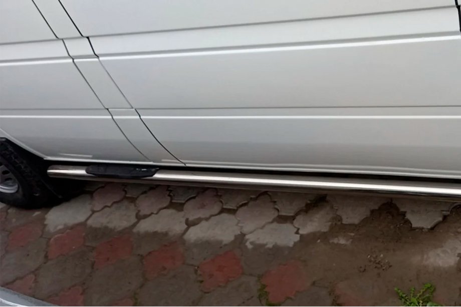 Mercedes Sprinter W901/902/903/904/905 1995–2006 Tubos Laterales (2 uds., Acero Inoxidable) Batalla media, Ø70 Foto 2