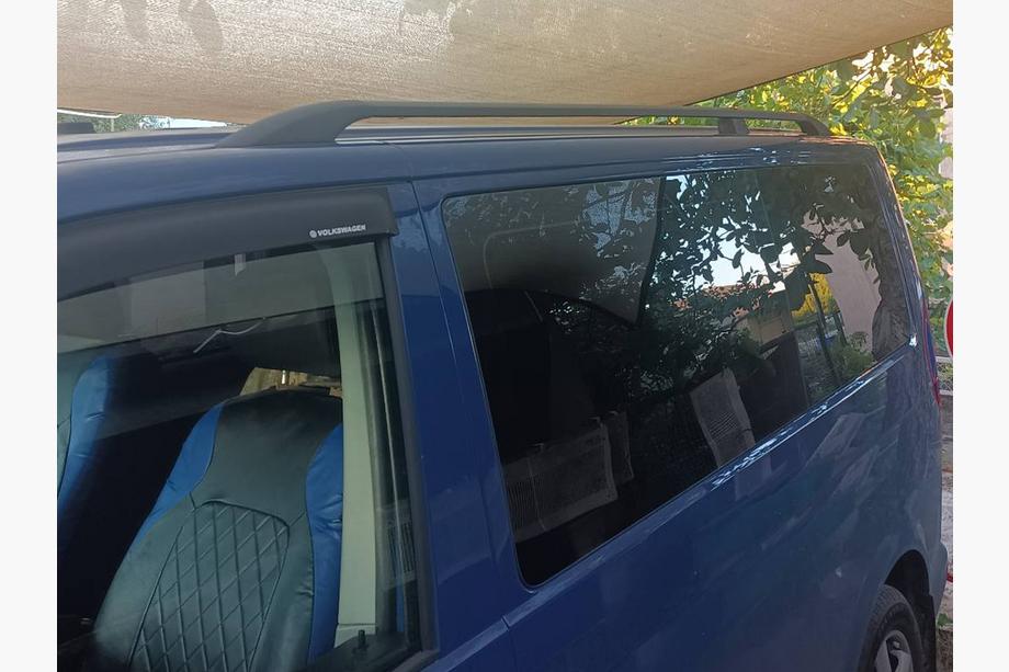Volkswagen T5 Multivan 2003–2010 Barras de techo negras Foto 19