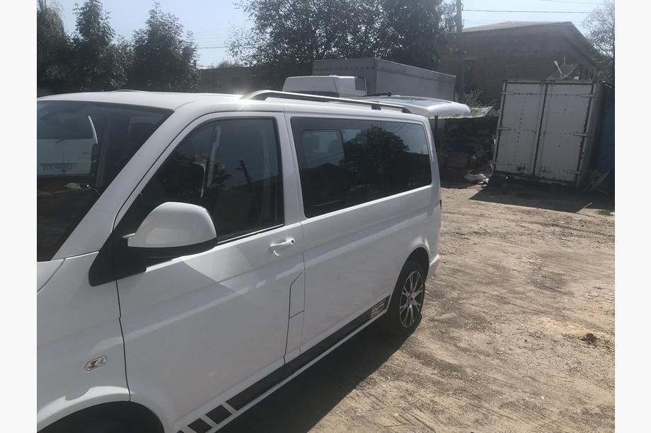 Volkswagen T5 Multivan 2003–2010 Barras de techo negras Foto 9