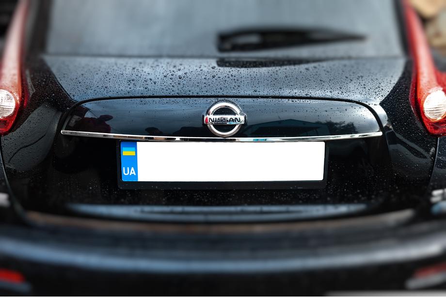 Nissan Juke 2010-2019 Moldura cromada sobre la matrícula (acero inoxidable) Carmos - Acero Inoxidable Turco Foto 6